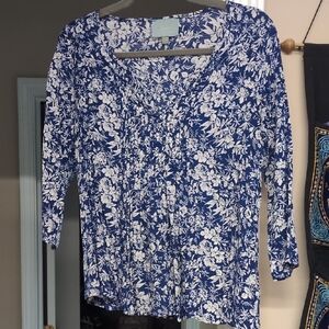 Skies Are Blue White Floral Scoop-Neck Blouse